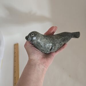 Original Soapstone Carved Eskimo Inuit Sculpture Seal Canada Igloo Official Art